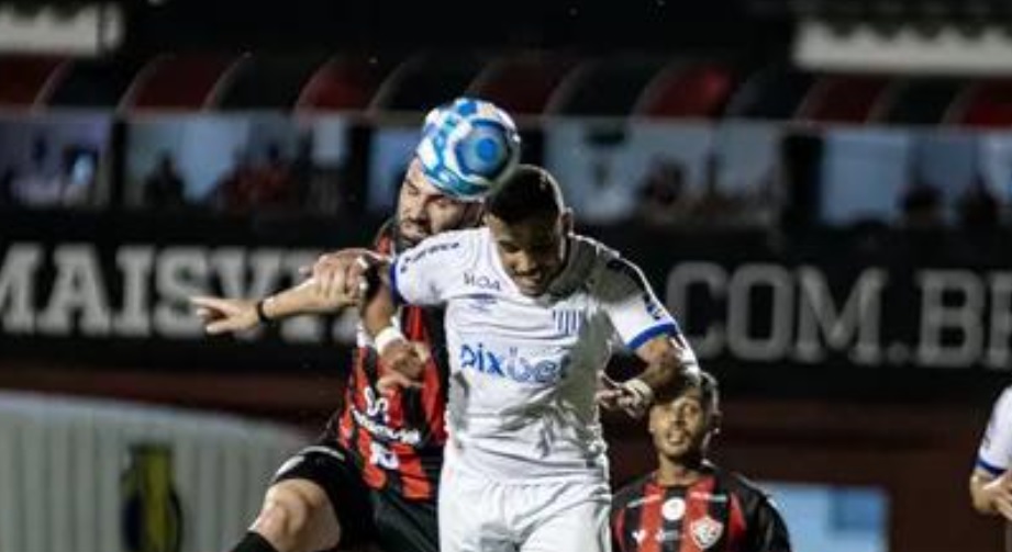 Vitória ganha do Avaí e retorna ao topo da tabela da Série B