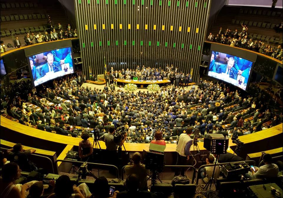 Veja como votaram deputados da comissão que quer proibir casamento homoafetivo