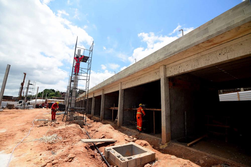 Alto da Terezinha / Rio Sena: Terminal de ônibus do Novo Mané Dendê ultrapassa 30% de obra concluída 