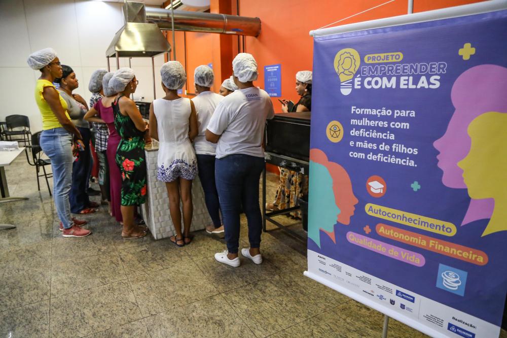 Empreender é com Elas: projeto leva esporte, lazer, cultura e empreendedorismo para mulheres  