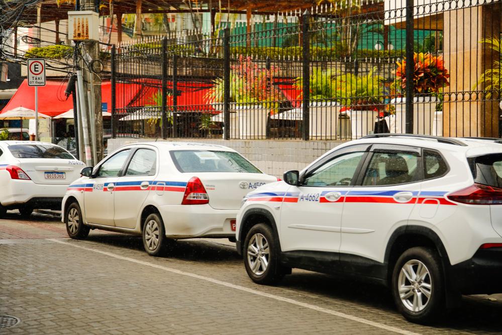 Taxistas devem atualizar cartões de identificação a partir de segunda (13) 