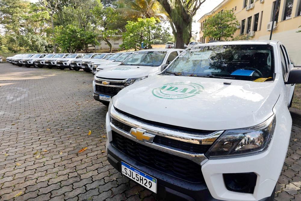 Governador Jerônimo Rodrigues entrega veículos novis para fortalecer atuação da Adab no estado e anuncia concurso público