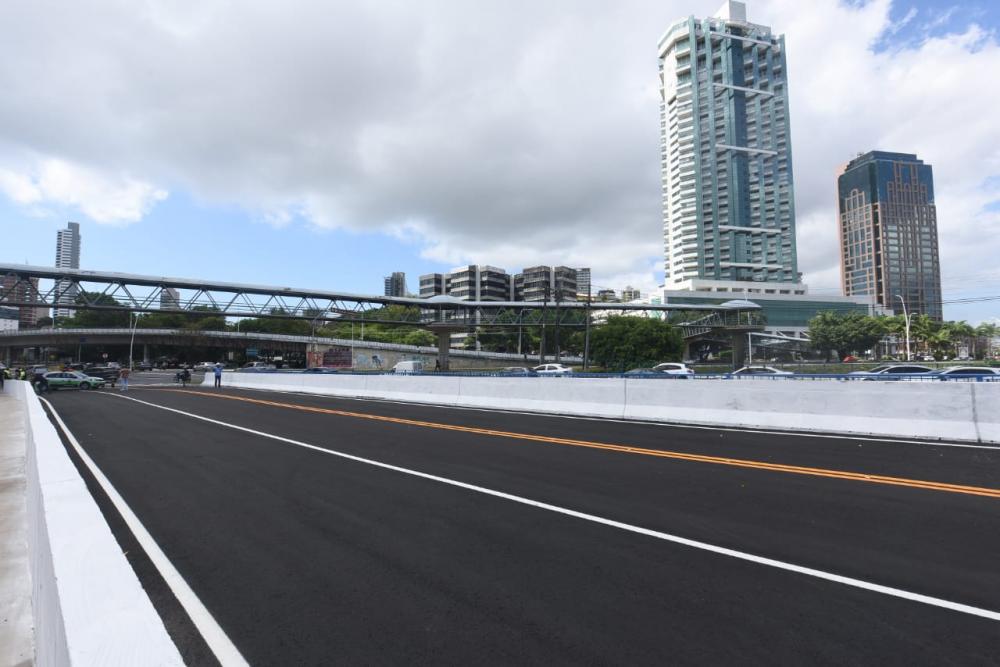 Com investimento de R$8,4 milhões, Prefeitura entrega pontilhão que vai melhorar mobilidade na região da Av. Tancredo Neves