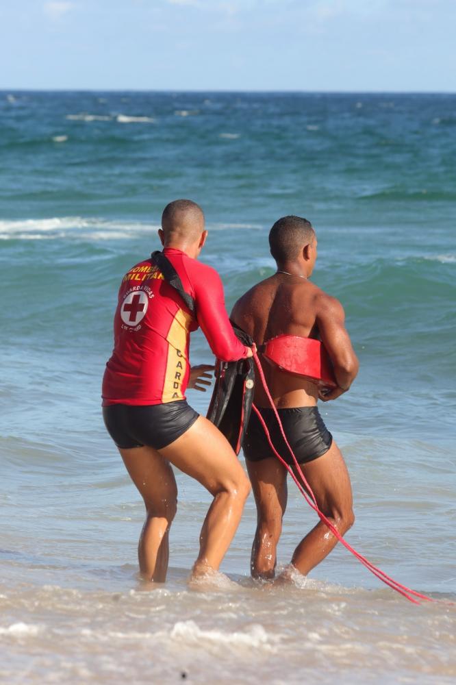 Com proximidade do verão, Corpo de Bombeiros amplia ações de prevenção nas praias baianas