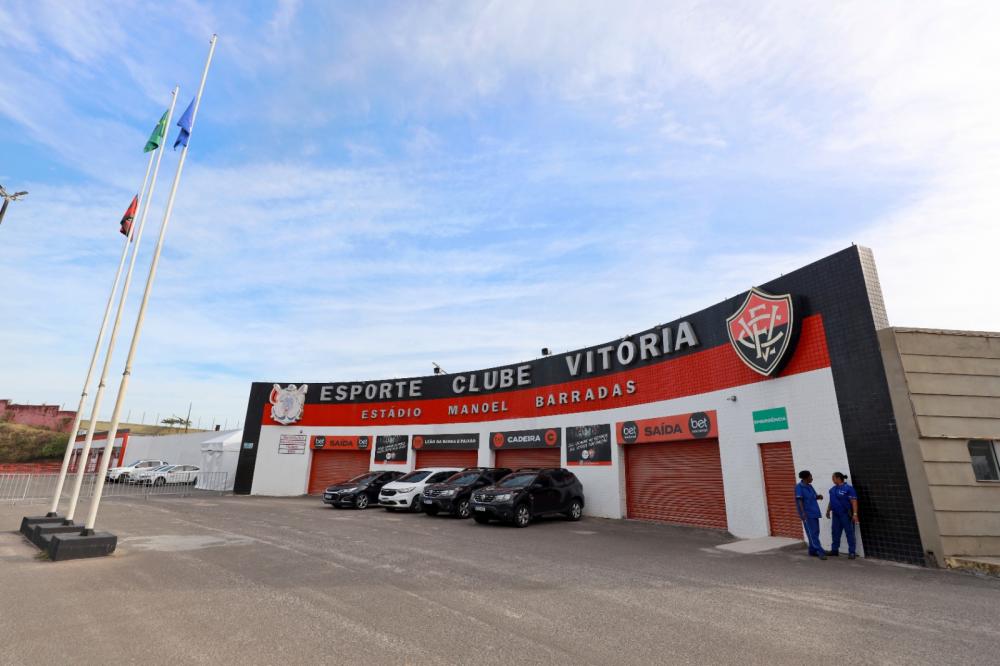 Obra de duplicação de via que facilita acesso ao estádio Barradão é iniciada