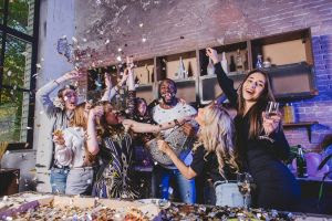 Sexo na festa da firma pode? Para 34% dos brasileiros sim