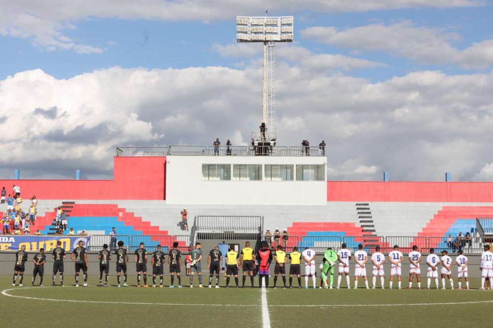 Governador acompanha, na Arena Cajueiro, em Feira de Santana, o primeiro jogo do Campeonato Baiano 2024, transmitido pela TVE