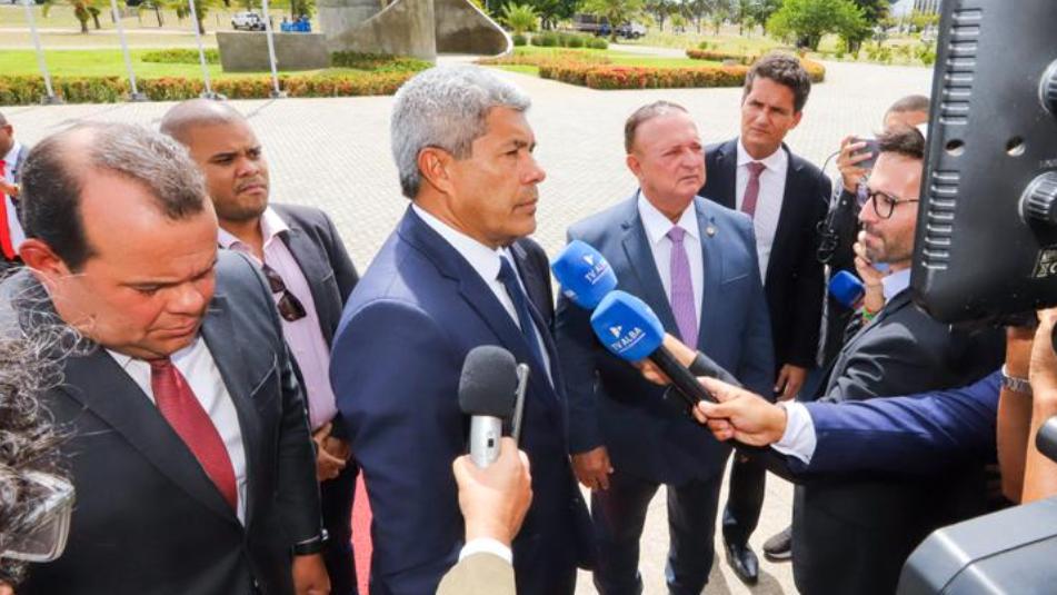 GOVERNADOR PRESTIGIA POSSE DOS DEPUTADOS NO LEGISLATIVO