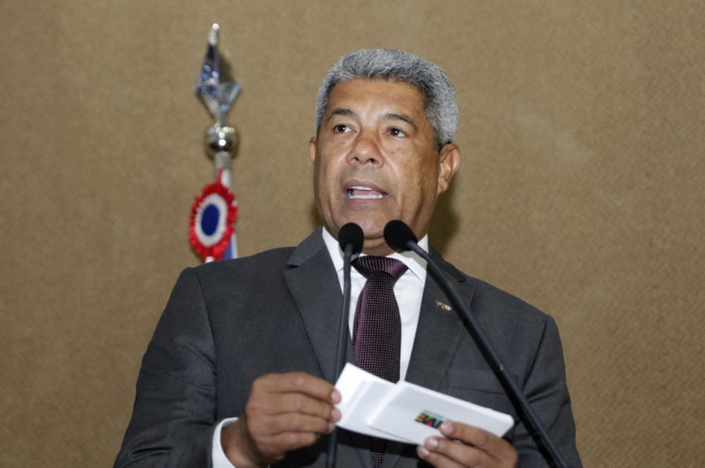 Governador Jerônimo Rodrigues leva mensagem de união para os parlamentares, em abertura dos trabalhos da Alba