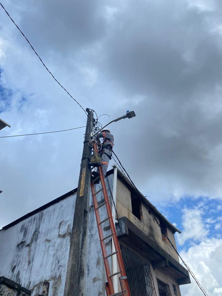 Prefeitura de Salvador amplia rede de iluminação pública em Mata Escura