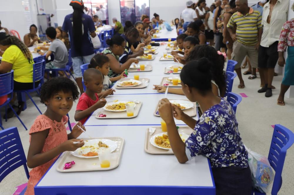 Restaurantes Populares Vida Nova garantem ceia da Semana Santa para mais de 1,5 mil assistidos