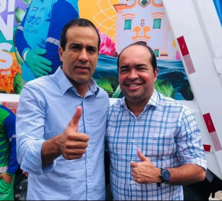 Imagem do prefeito Bruno Reis com o novo presidênte da LIMPURB-Carlos Augusto mais conhecido como Cacau da Bahia 