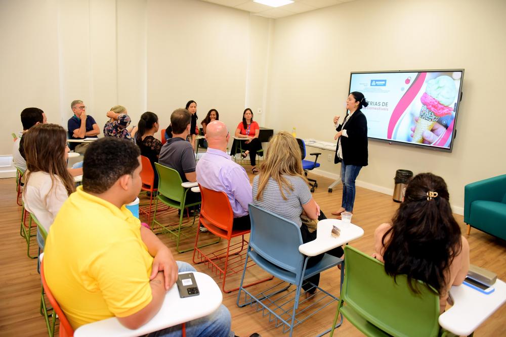 Workshop orienta produtores de sorvetes e picolés sobre boas práticas de fabricação