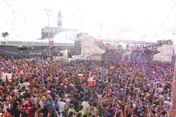 Carnaval de Salvador; 457 testes de Infecções Sexualmente transmissíveis (IST), 9 foram positivos p/ HIV, 52 para Sífilis e 3 confirmações de hepatite C.