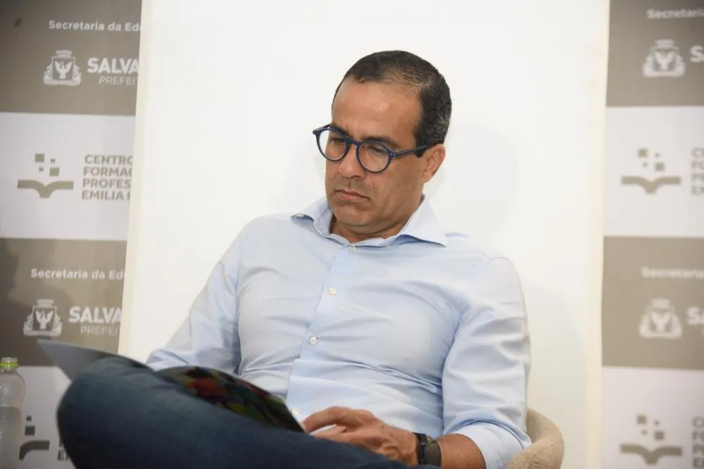 Bruno Reis sanciona lei que obriga estabelecimentos a oferecerem sacolas recicláveis gratuitamente