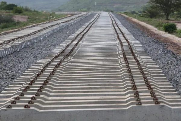Ferrovia Oeste-Leste avança com ordem de serviço para conclusão do trecho que liga Caetité a Barreiras