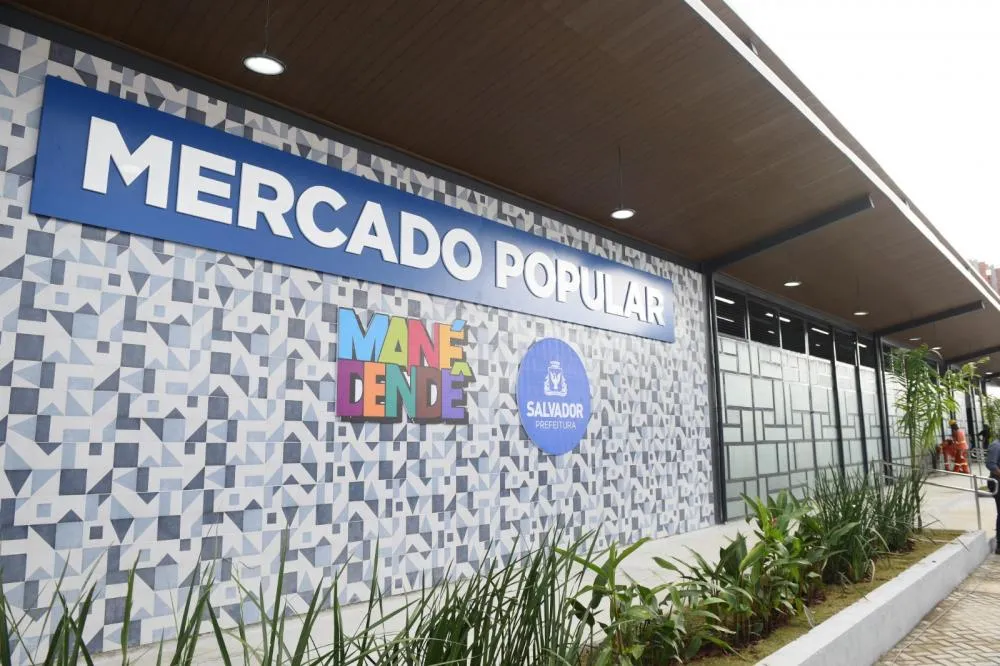 Prefeitura entrega Mercado Popular, usina solar e unidades habitacionais no Mané Dendê e inicia obras de dois Ecopontos