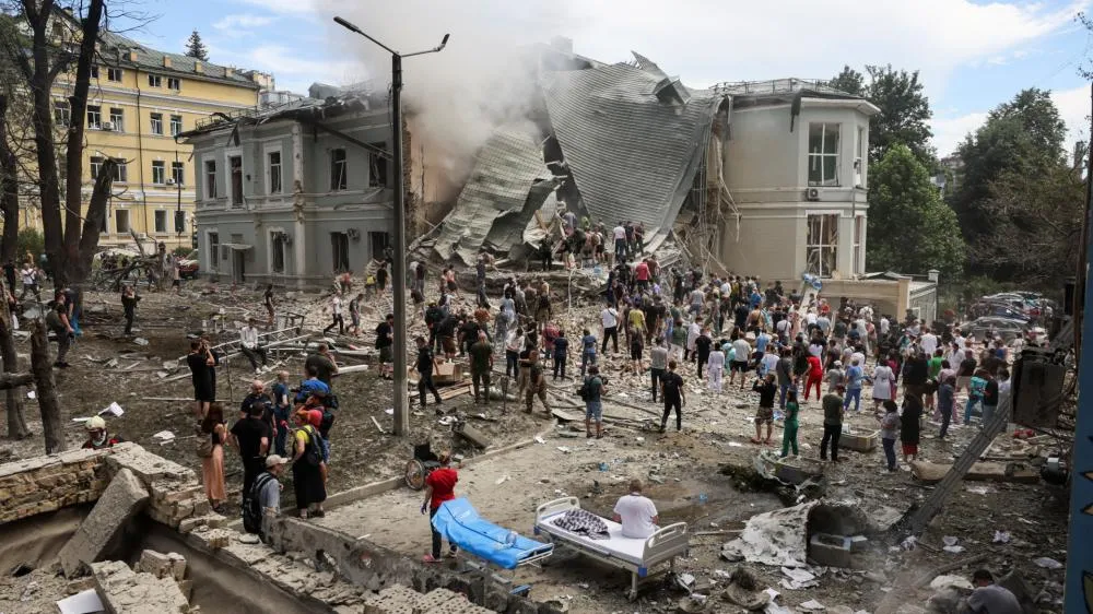 Ataque russo em Kiev faz sete mortos; hospital pediátrico é um dos alvos