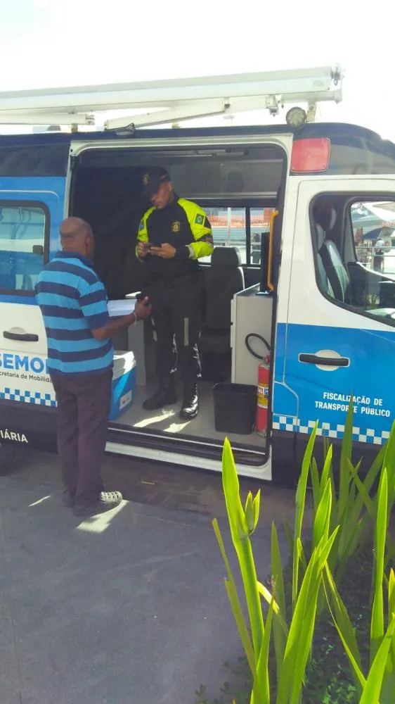 Semob inicia ação de orientação para taxistas da cidade