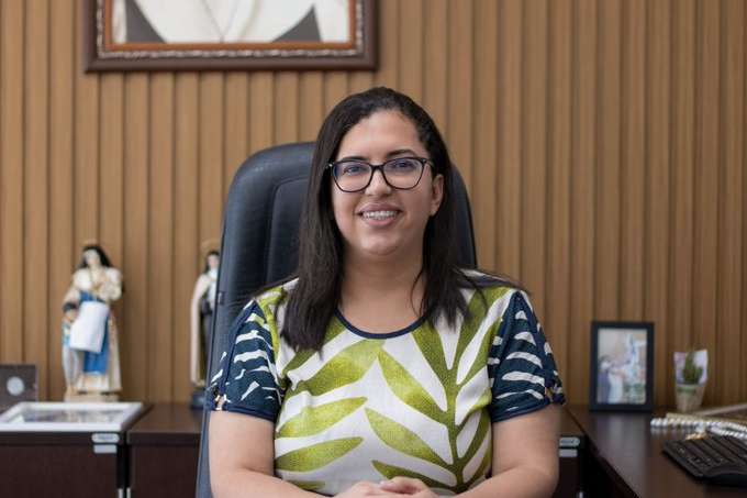 Secretária de Saúde Ana Paula Matos afirma que laboratório de análises clínicas da UPA de Paripe está funcionando normalmente 
