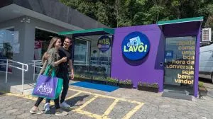 Lavanderias self-service tornam-se alternativas viáveis para quem mora em apartamentos pequenos ou contam com baixa incidência de luz solar