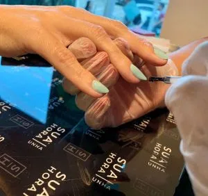 Alerta tendências! Confira cores e formatos de unhas que vão bombar na nova estação