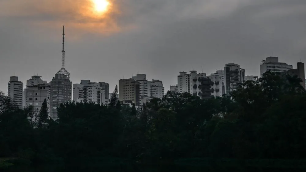 'Chuva preta' deve atingir pelo menos 5 estados este sábado