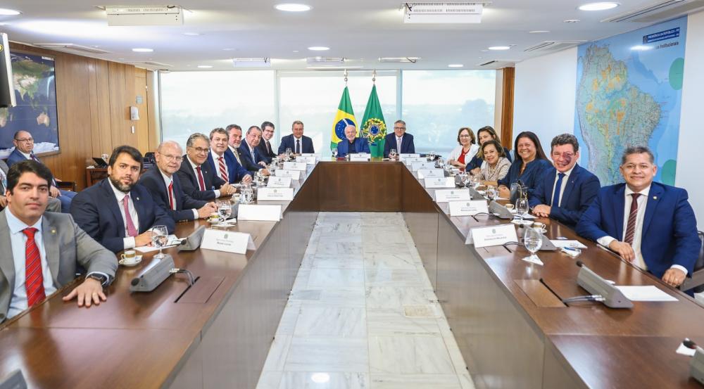 Daniel Almeida participa da primeira reunião de vice-líderes do Governo com presidente Lula