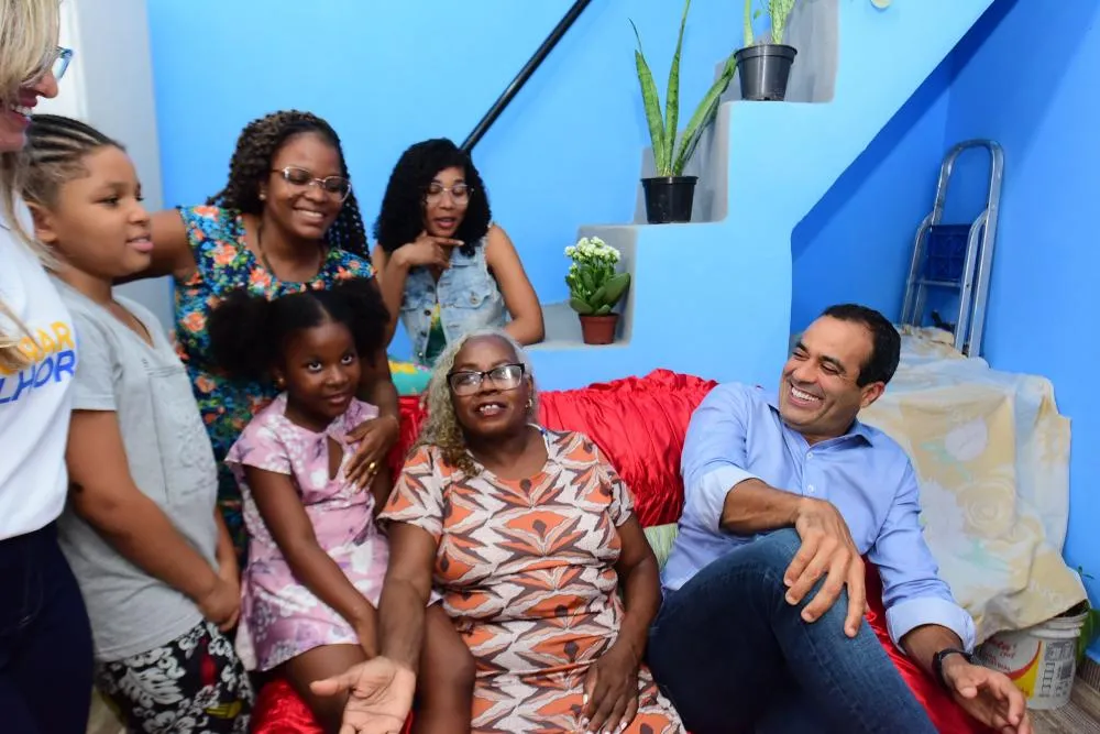 Programa Morar Melhor chega pela primeira vez ao Garcia e entrega 97 casas reformadas