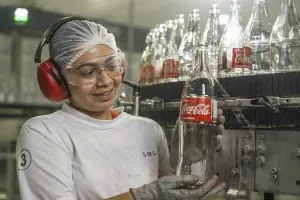 Solar Coca-Cola abre mais de 90 vagas temporárias na Bahia para o Plano Verão