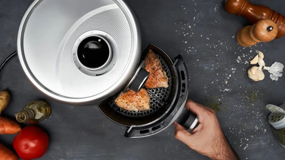 Como deixar a 'air fryer' limpa e sem gordura em 15 minutos