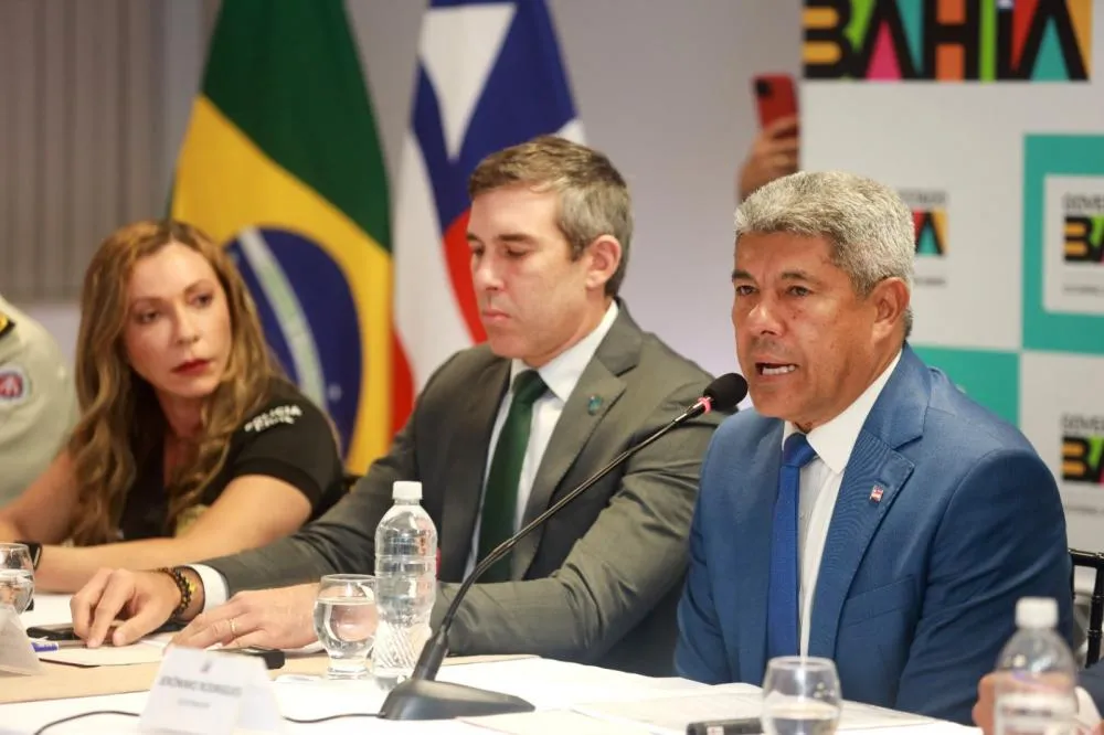 Governador Jerônimo suspende expediente nos órgãos públicos no próximo dia 28