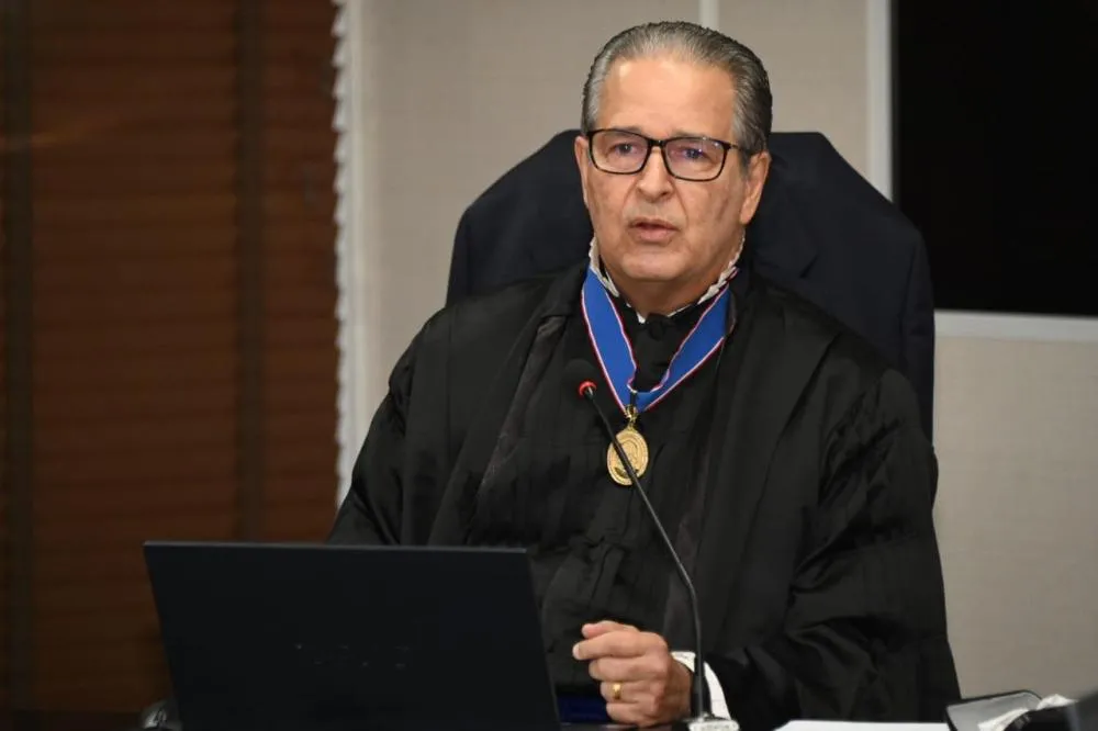 Na foto, presidente do Tribunal Regional Eleitoral da Bahia (TRE-BA), desembargador Abelardo Paulo da Matta Neto.