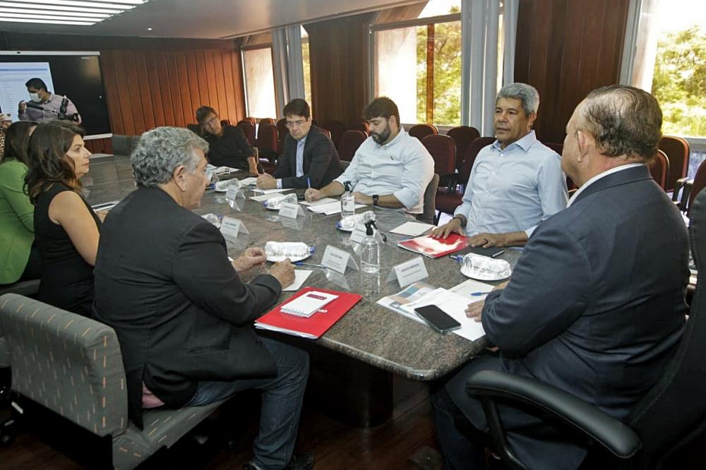Governo do Estado mobiliza secretarias para ações de enfrentamento aos efeitos das chuvas na Bahia