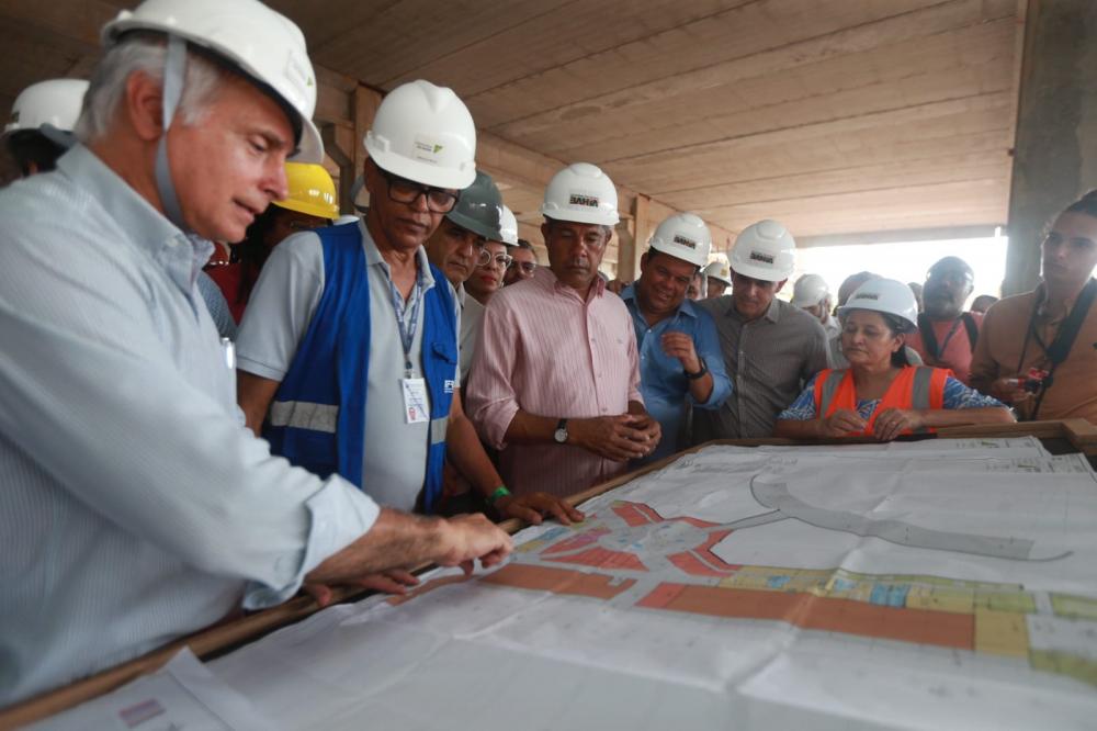Governador Jerônimo Rodrigues realiza vistoria do tramo III do metrô que entra em fase de testes neste mês