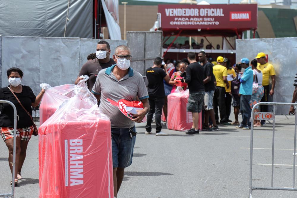 Começa entrega de kits para ambulantes que atuarão no Festival Virada Salvador