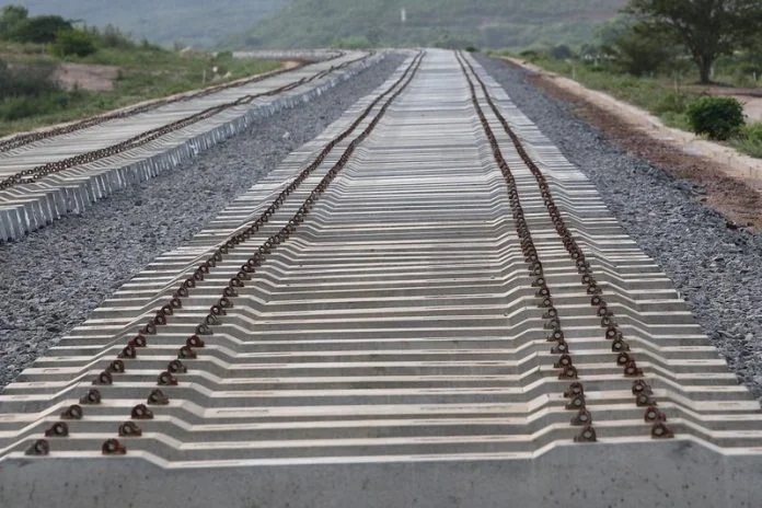 Plano Estratégico Ferroviário da Bahia é entregue ao PPI do Governo Federal