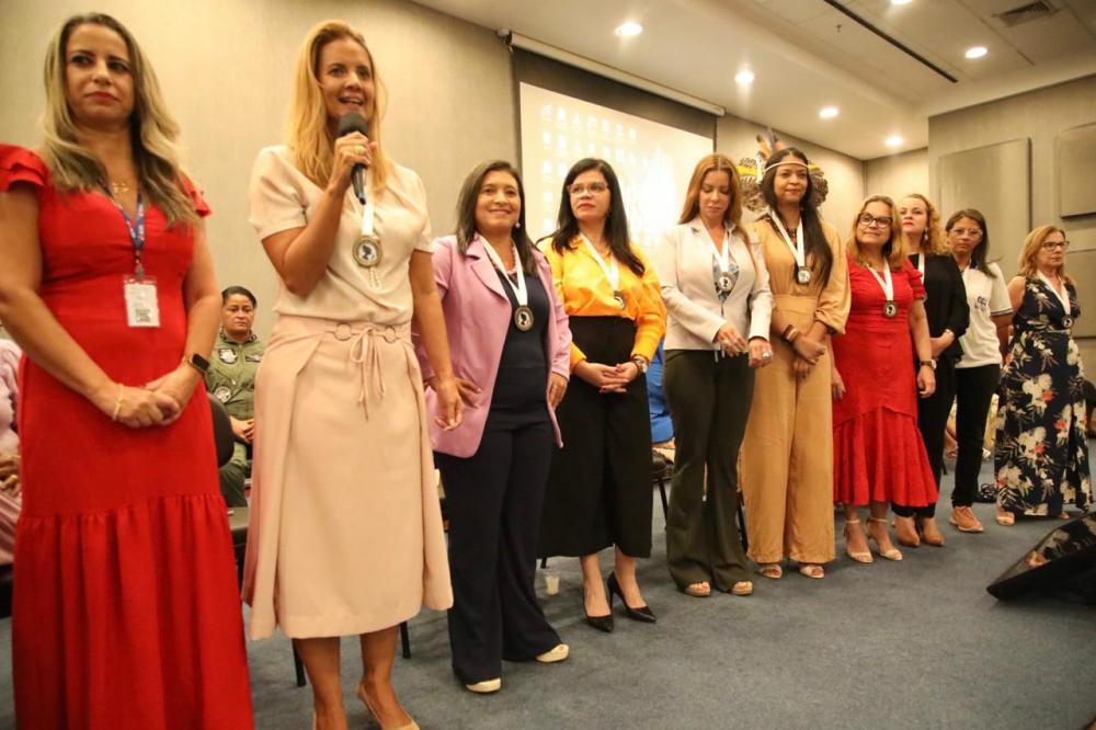 Mulheres que atuam na Prefeitura de Salvador são homenageadas na Assembleia Legislativa 