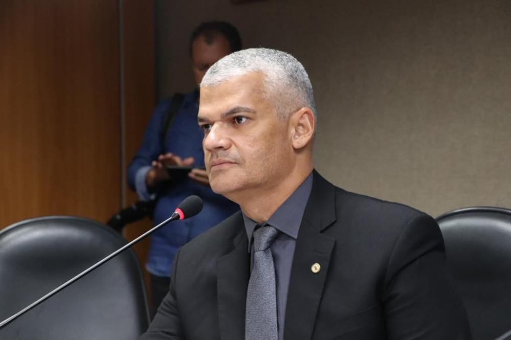 Projeto do deputado Pablo Roberto estabelece recomposição salarial automática para servidores e empregados do Estado