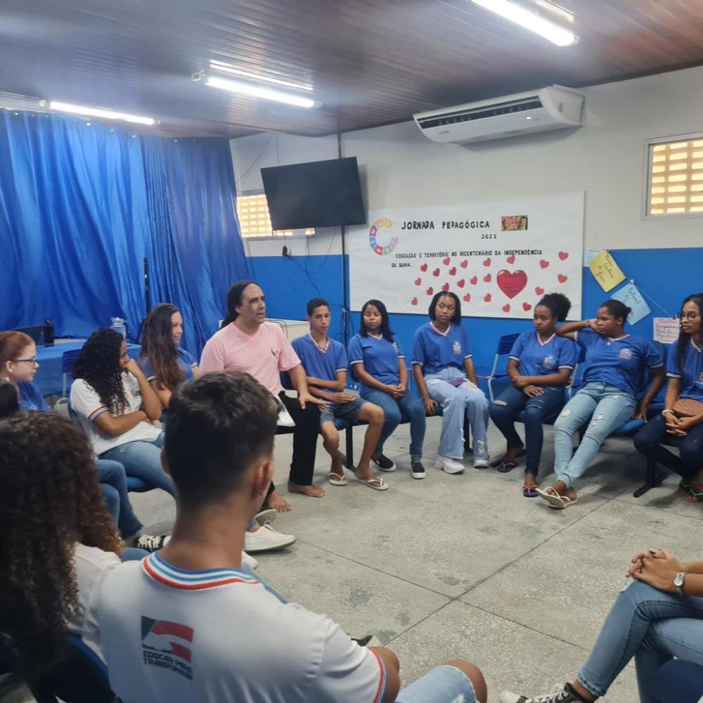 Ações voltadas ao cuidado socioemocional da comunidade escolar chegarão a 52 municípios, em abril